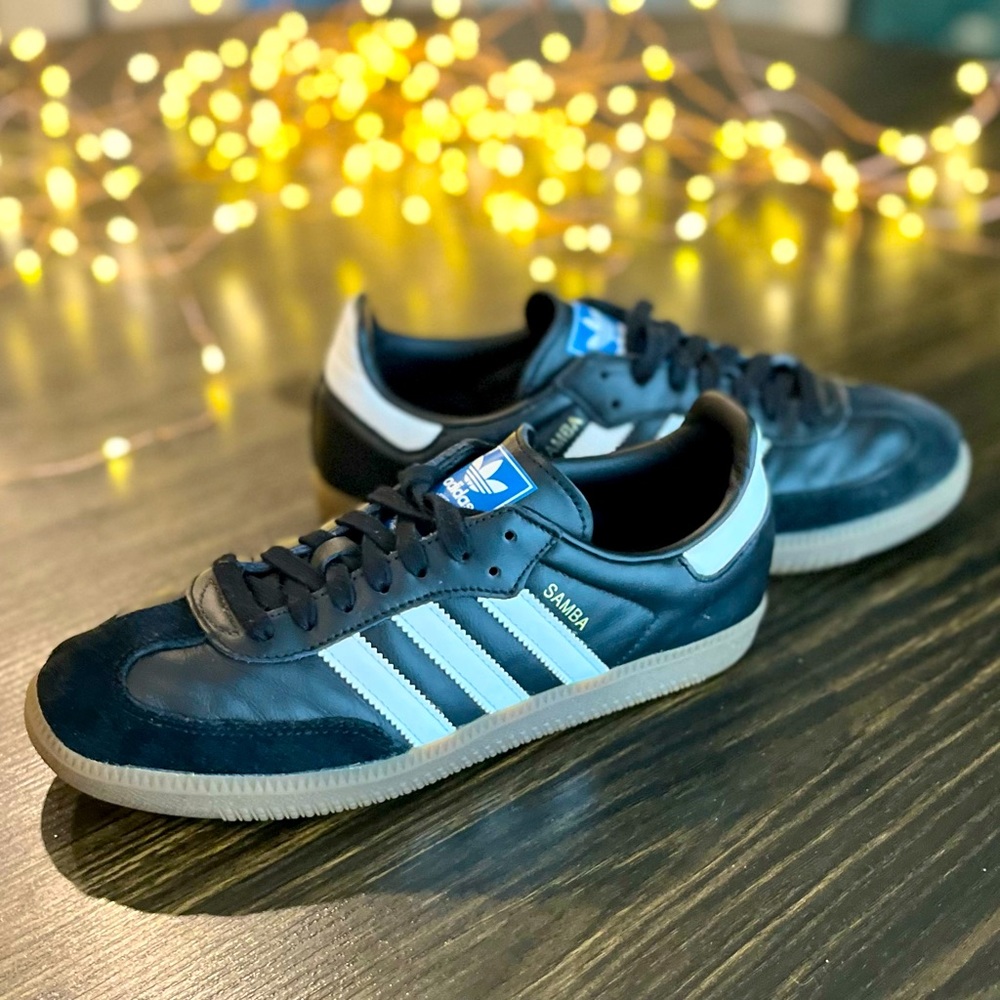Adidas Samba Men's Size 7 Shoe.